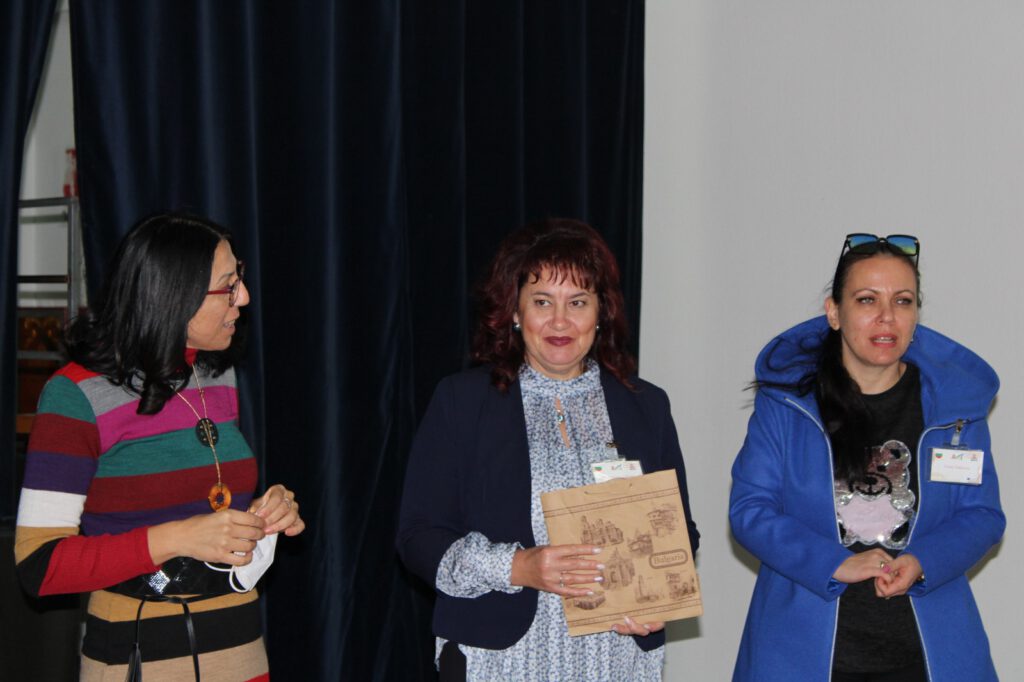 f09686be-a229-40f9-8c69-d1c76995fe1e